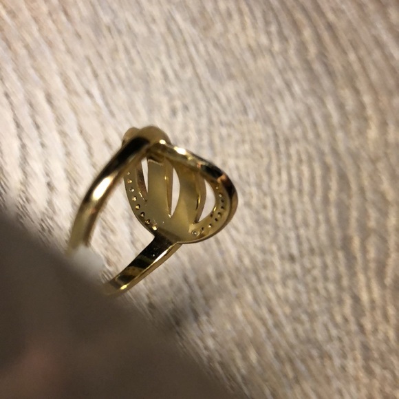 Brand 🆕💖💖💖 DILLARD’S ring - Picture 6 of 10